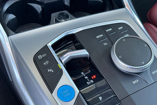 Vehicle image 27 of 28