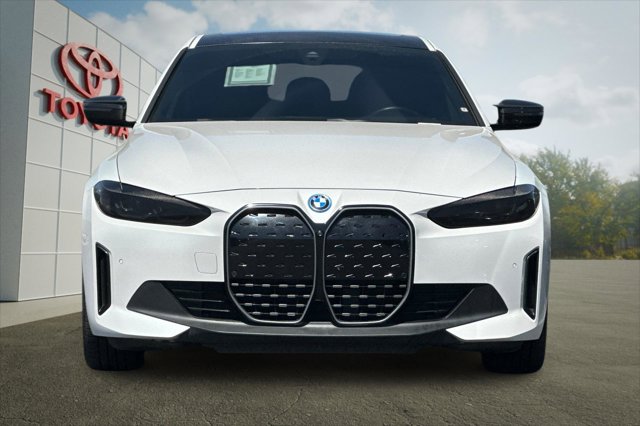 Vehicle image 2 of 28