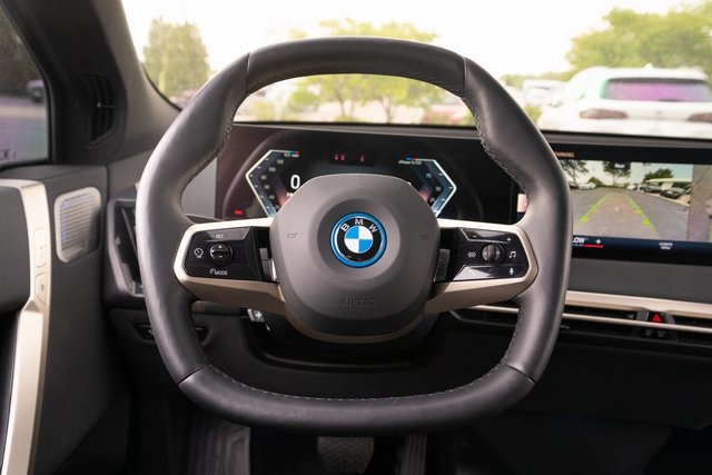 Vehicle image 14 of 40