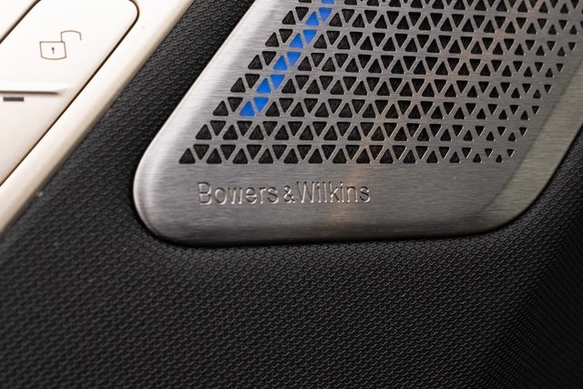 Vehicle image 20 of 40