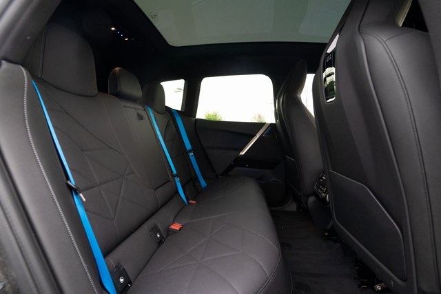 Vehicle image 12 of 40