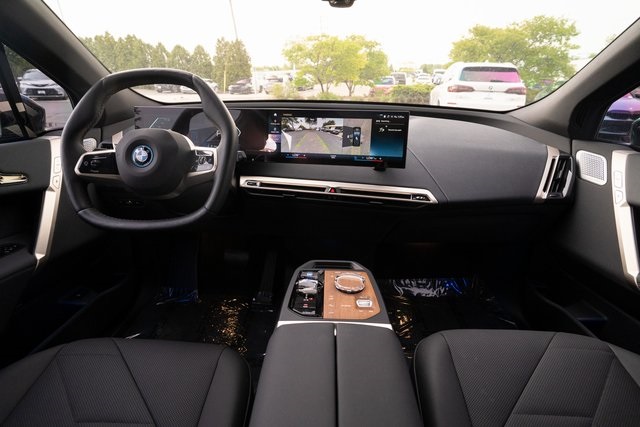 Vehicle image 9 of 40
