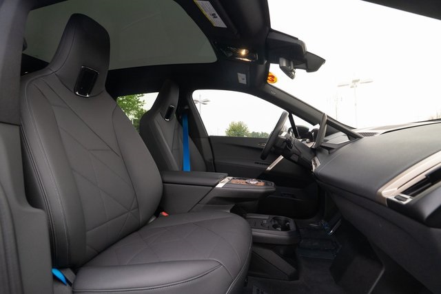 Vehicle image 11 of 40