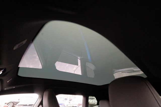 Vehicle image 23 of 40