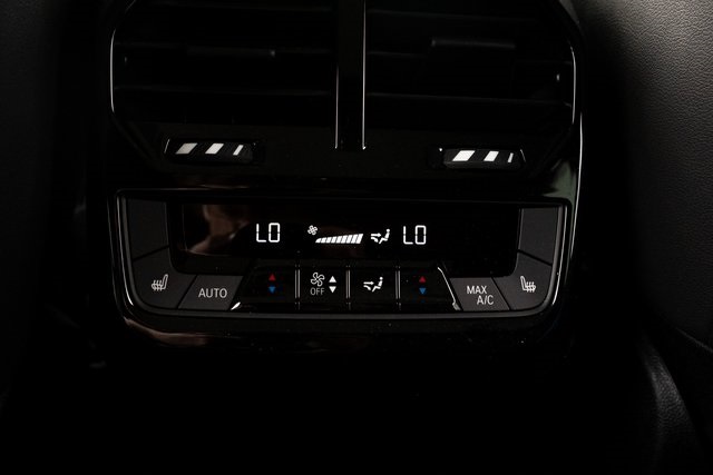Vehicle image 36 of 40