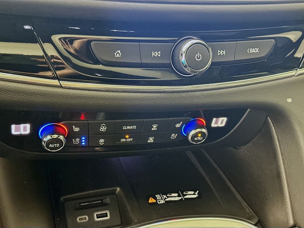 Vehicle image 28 of 34