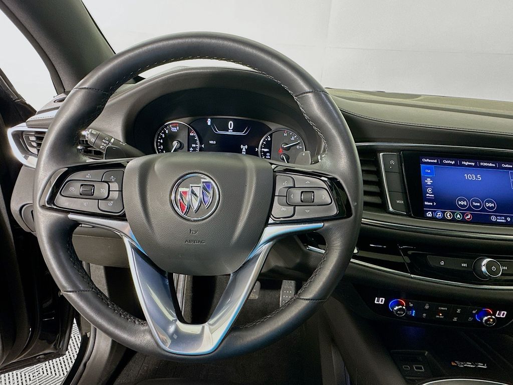 Vehicle image 22 of 34