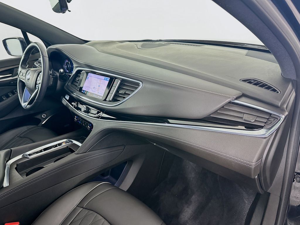 Vehicle image 19 of 34