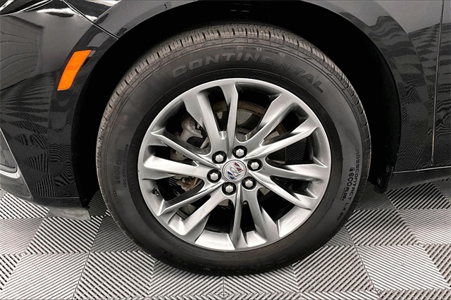Vehicle image 11 of 42