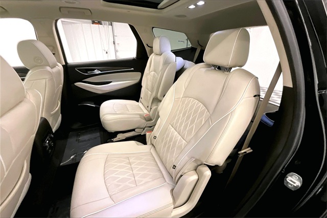 Vehicle image 23 of 42