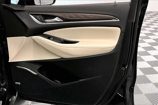Vehicle image 20 of 42
