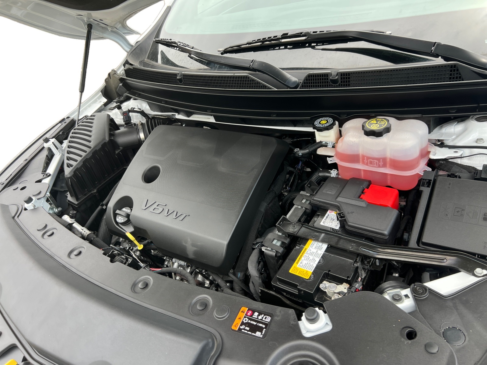 Vehicle image 9 of 23
