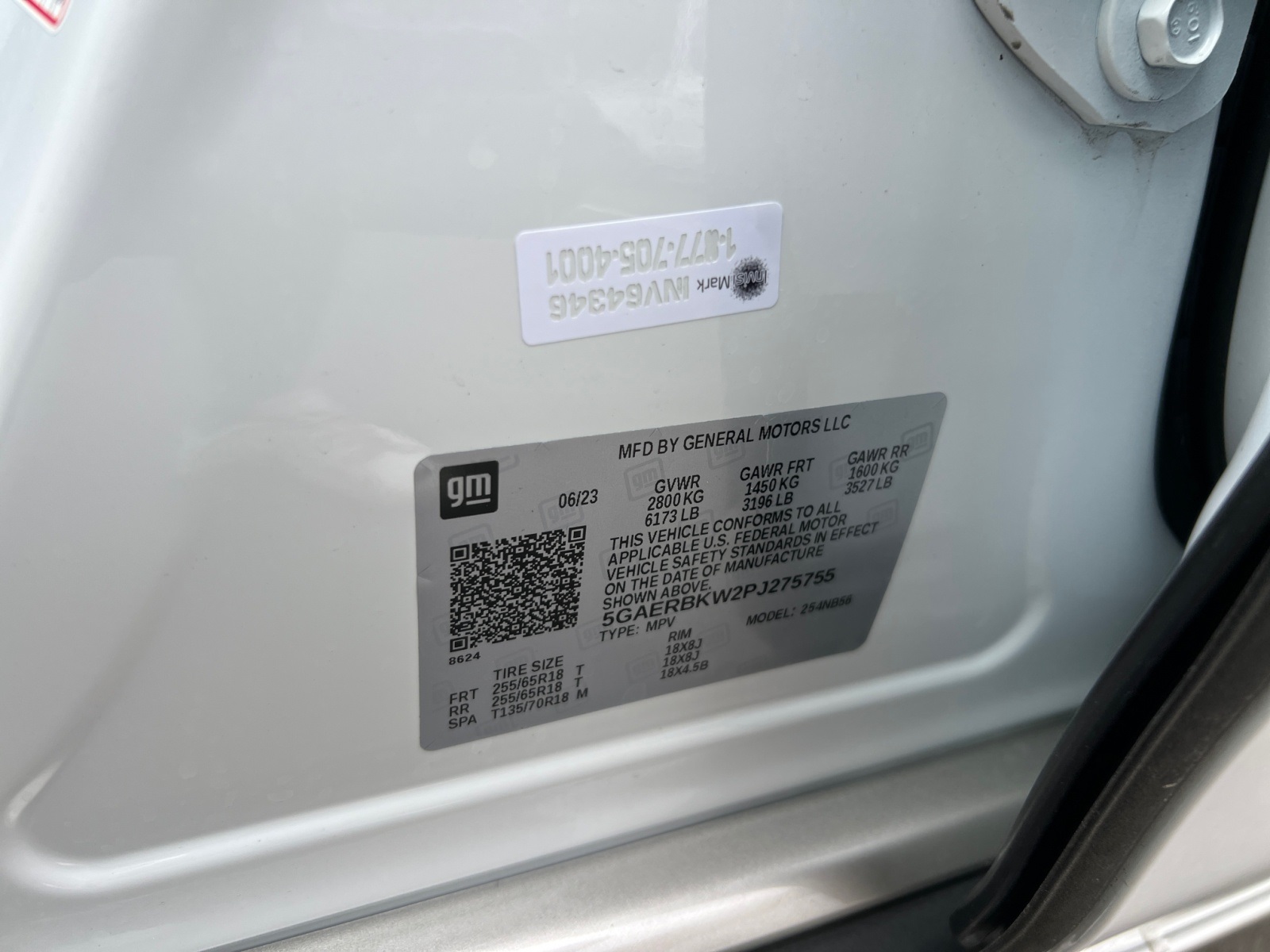 Vehicle image 21 of 23