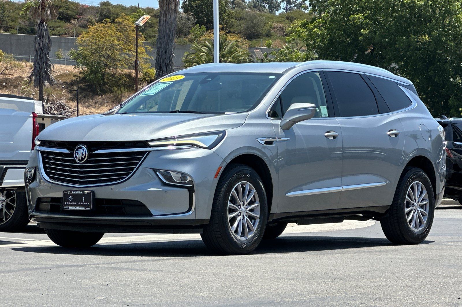 2023 Buick Enclave Essence Image 1 of 36