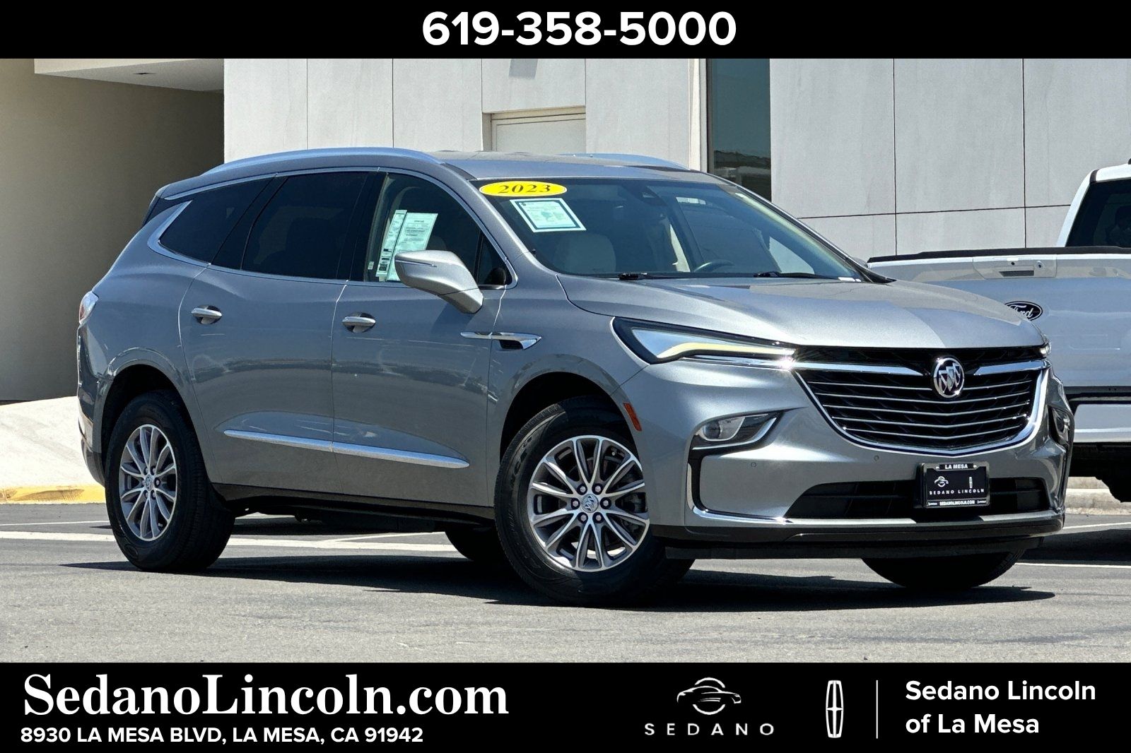 2023 Buick Enclave Essence Image 3 of 36