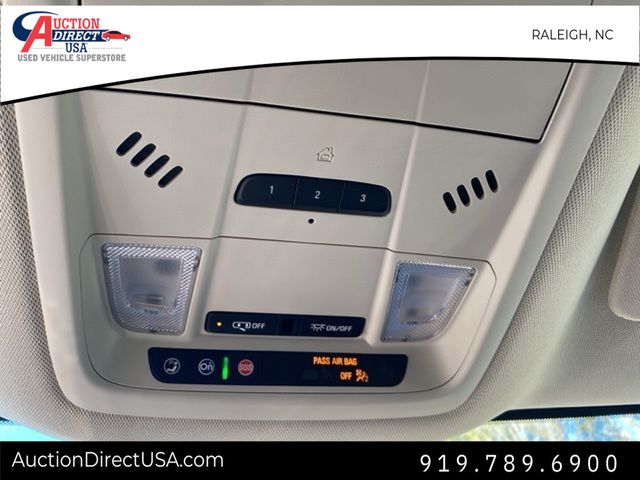 Vehicle image 32 of 34