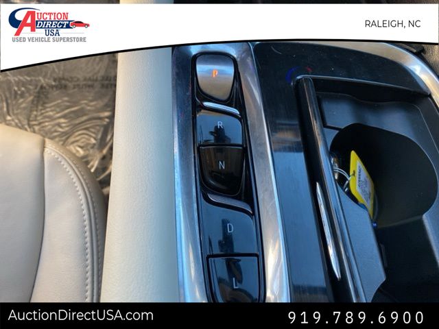 Vehicle image 22 of 34