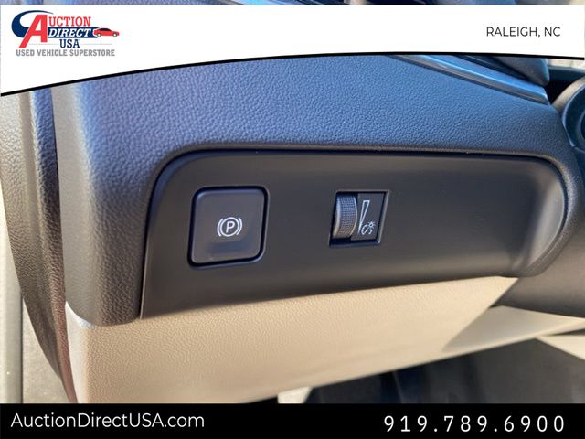 Vehicle image 33 of 34