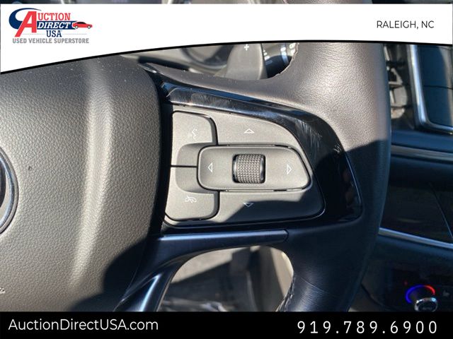 Vehicle image 27 of 34