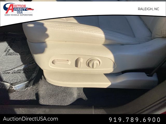 Vehicle image 31 of 34