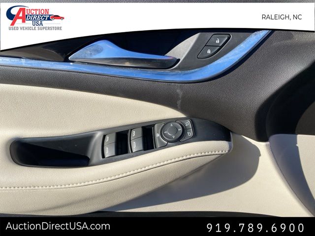 Vehicle image 24 of 34