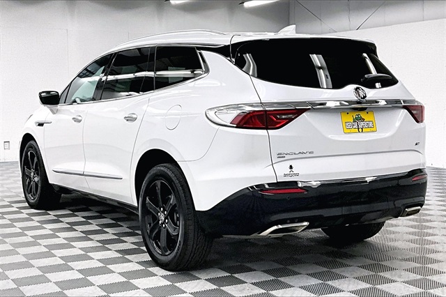 Vehicle image 6 of 44