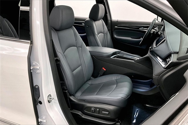 Vehicle image 9 of 44