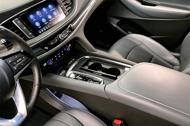 Vehicle image 13 of 44