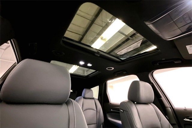 Vehicle image 16 of 44