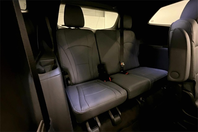 Vehicle image 29 of 44