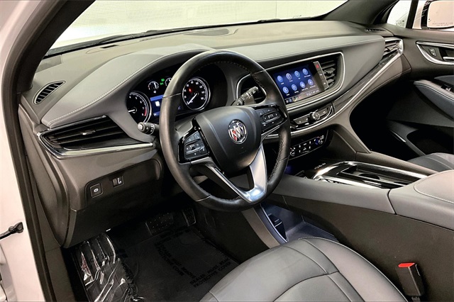 Vehicle image 12 of 44