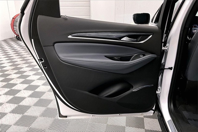 Vehicle image 19 of 44