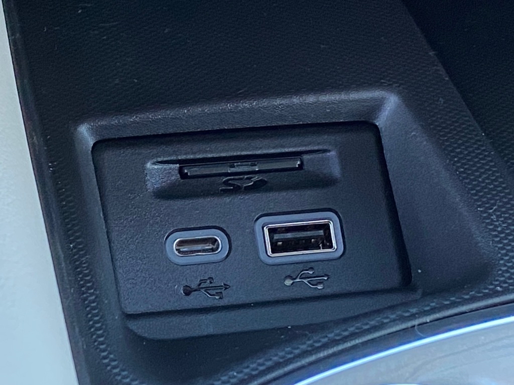 Vehicle image 21 of 31