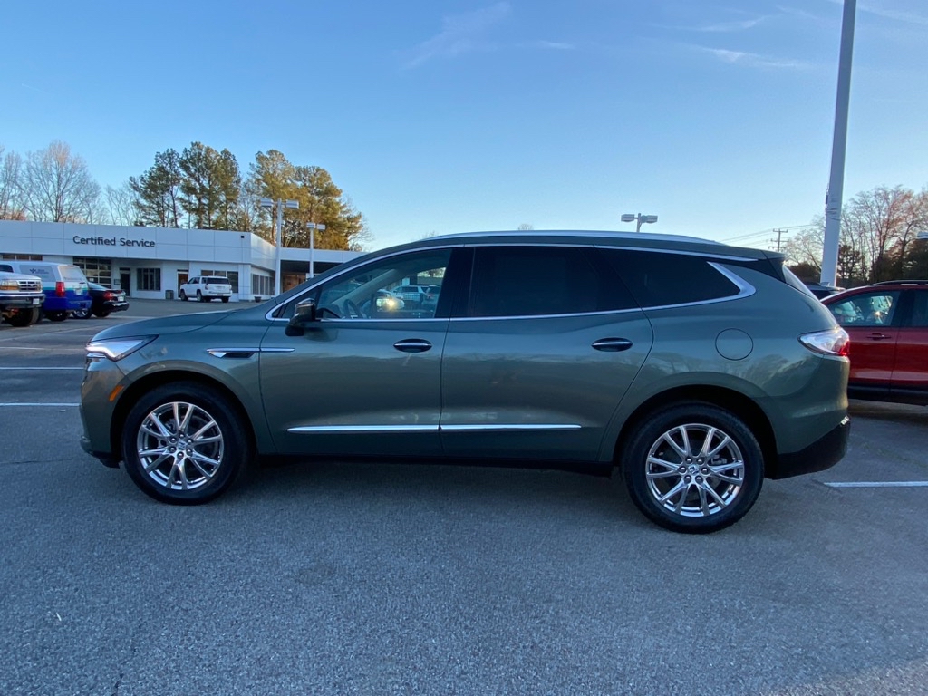 Vehicle image 8 of 31