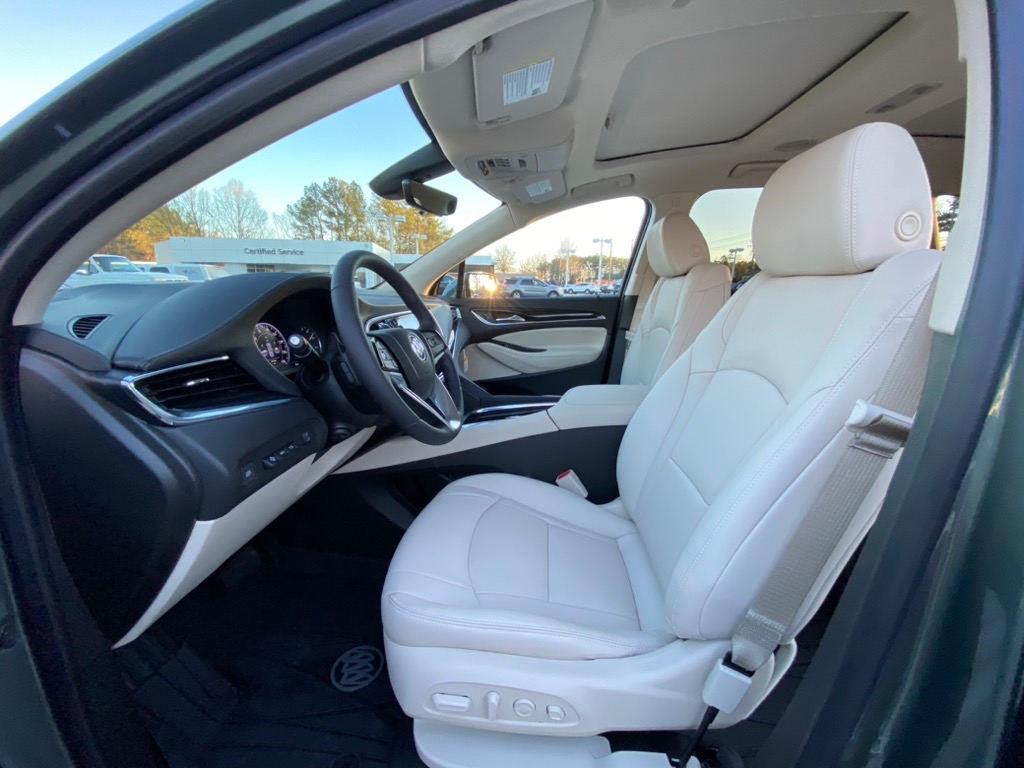 Vehicle image 16 of 31