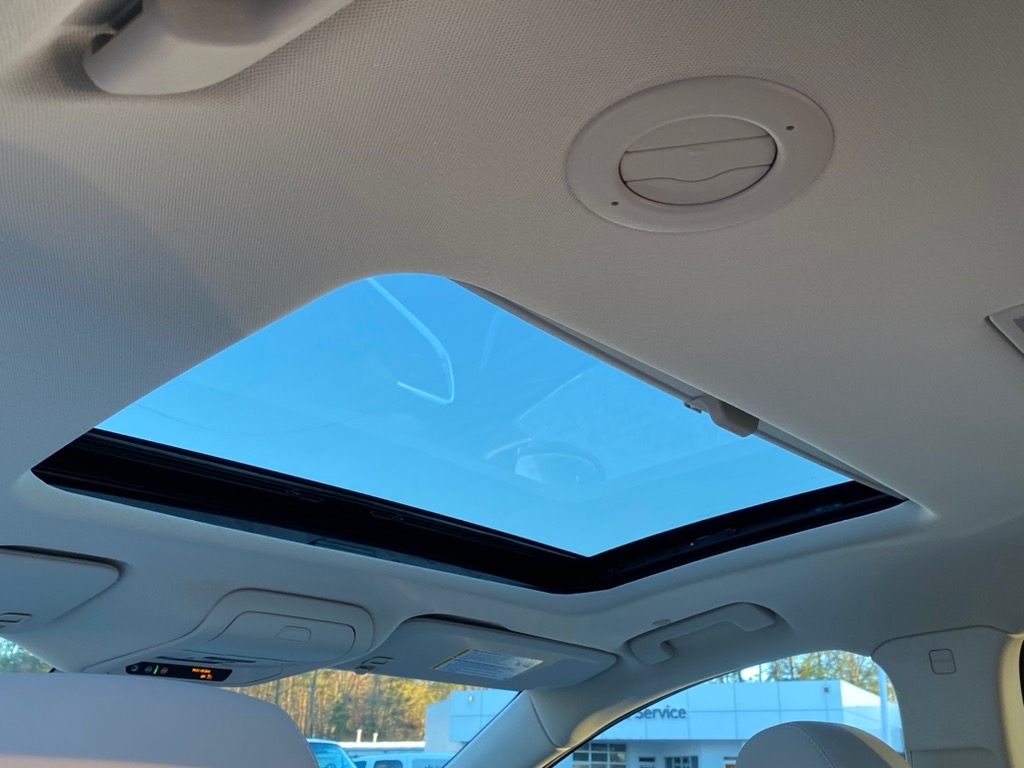 Vehicle image 27 of 31