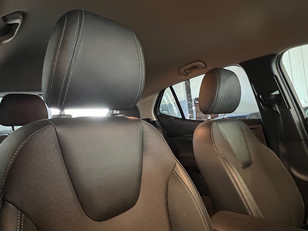 Vehicle image 22 of 24