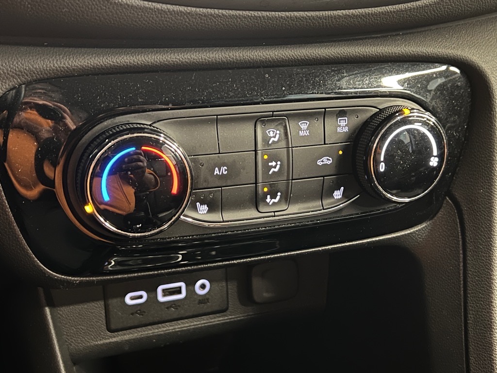 Vehicle image 15 of 24