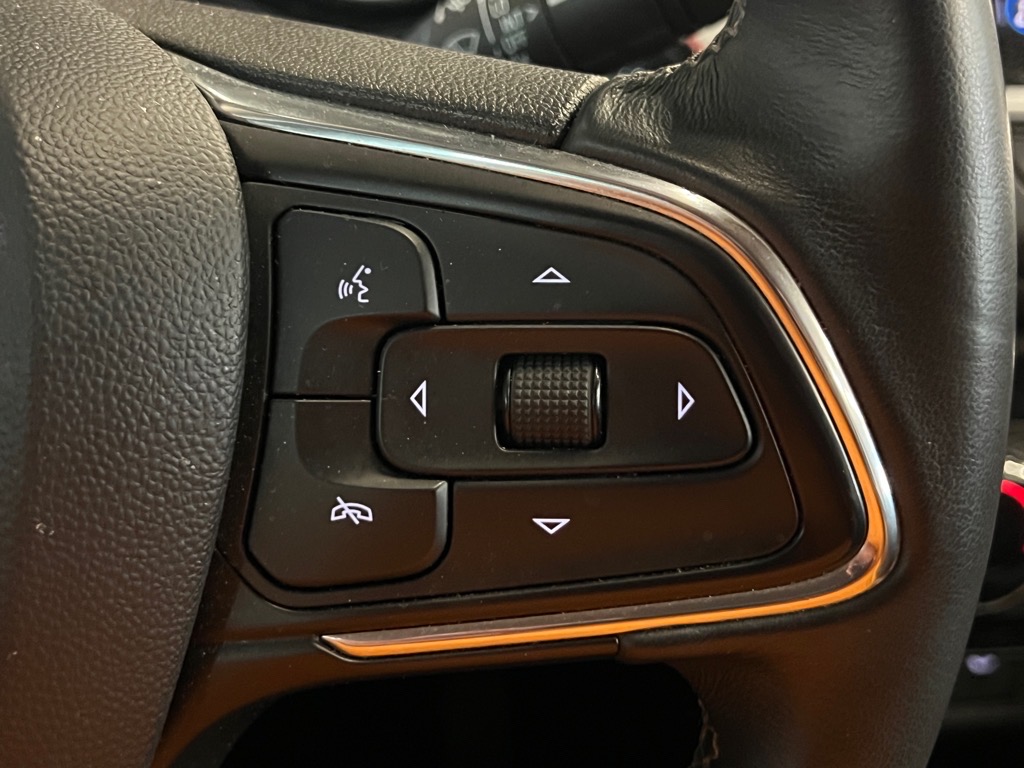Vehicle image 11 of 24