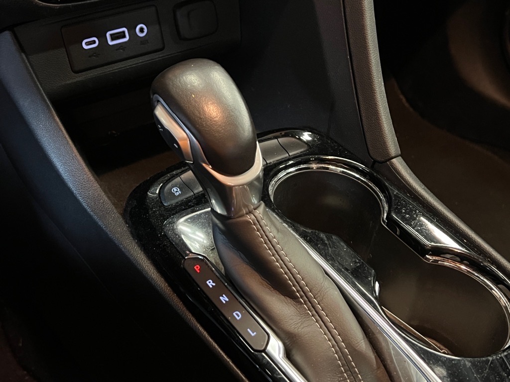 Vehicle image 16 of 24