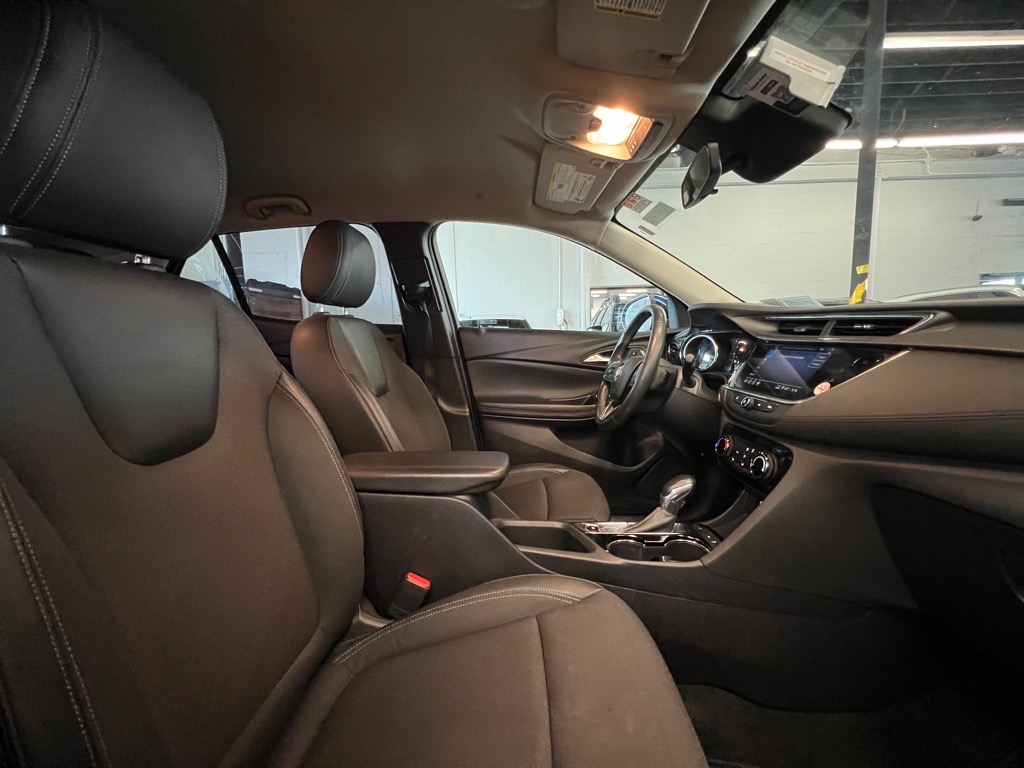 Vehicle image 21 of 24