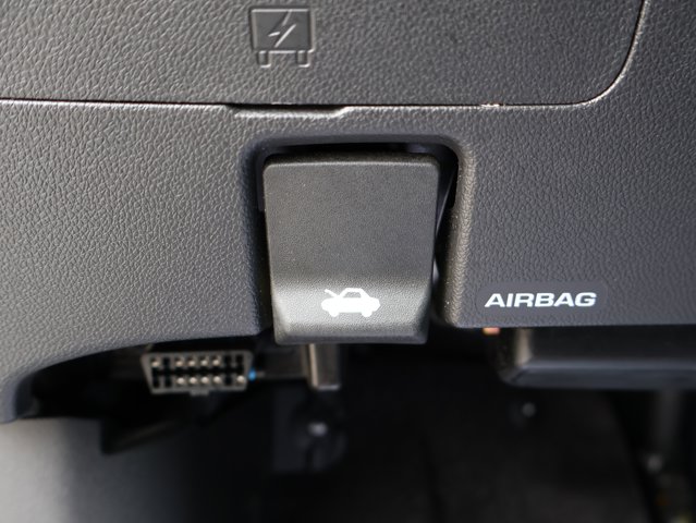 Vehicle image 29 of 43