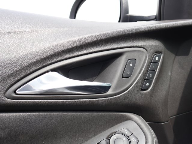 Vehicle image 25 of 43