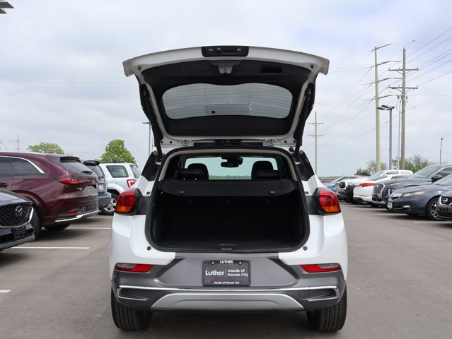 Vehicle image 18 of 43