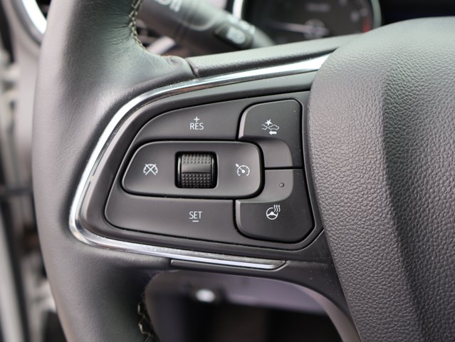 Vehicle image 33 of 43