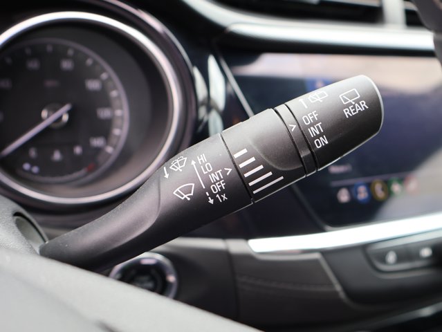 Vehicle image 32 of 43