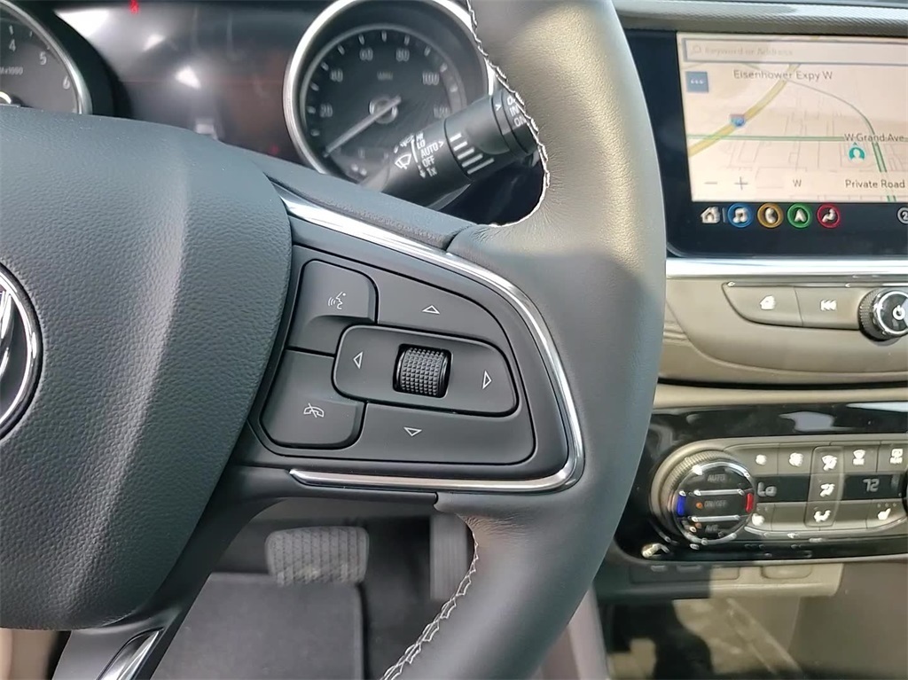 Vehicle image 21 of 28
