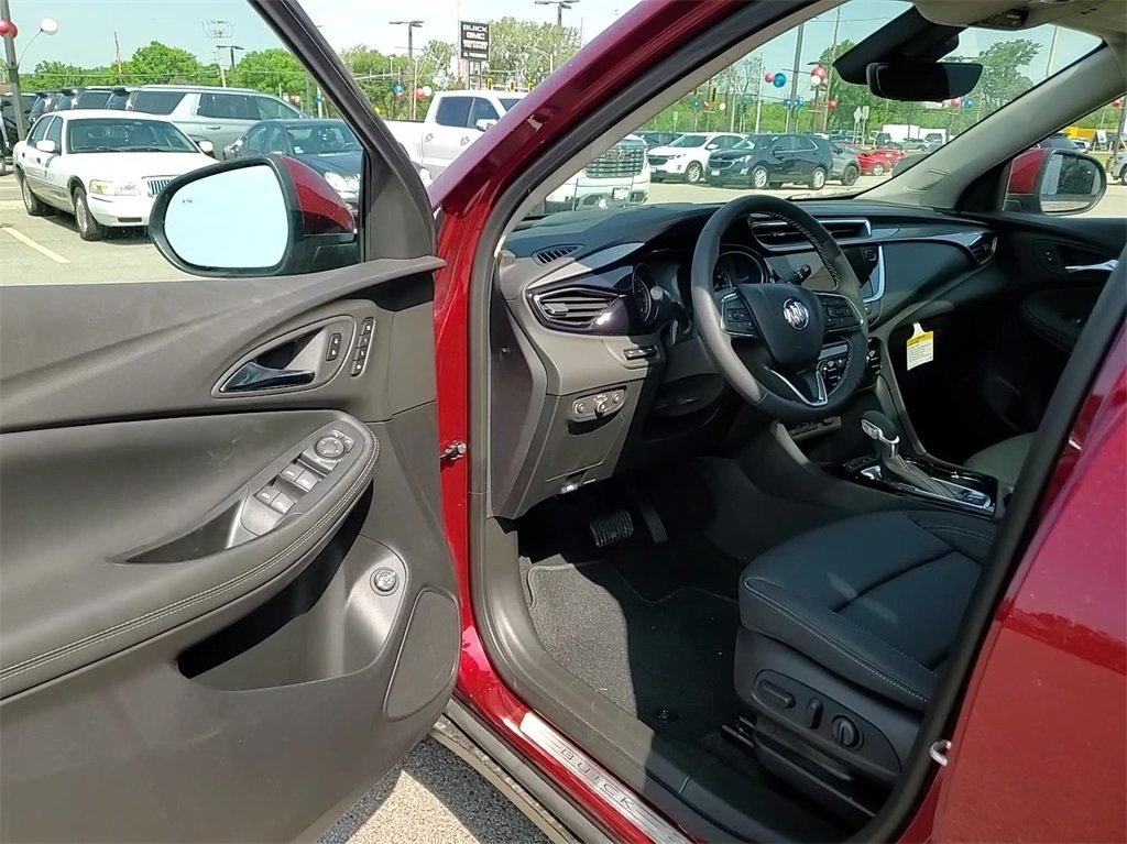Vehicle image 15 of 28