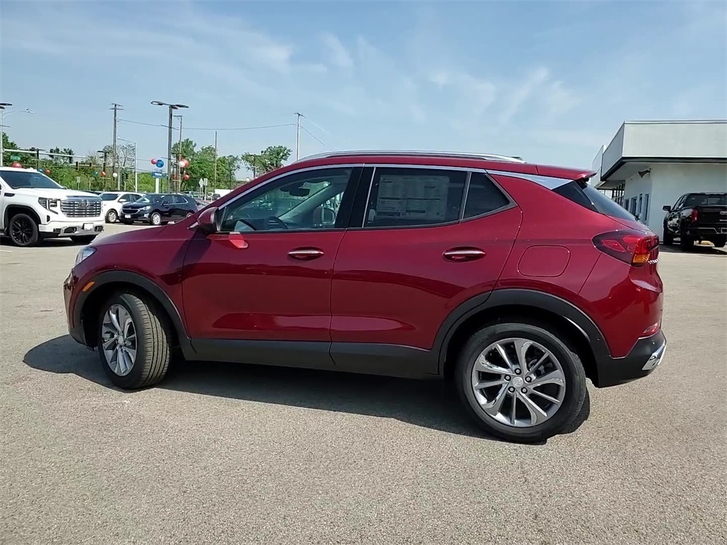 Vehicle image 10 of 28