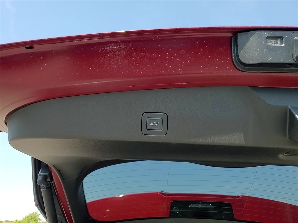 Vehicle image 13 of 28